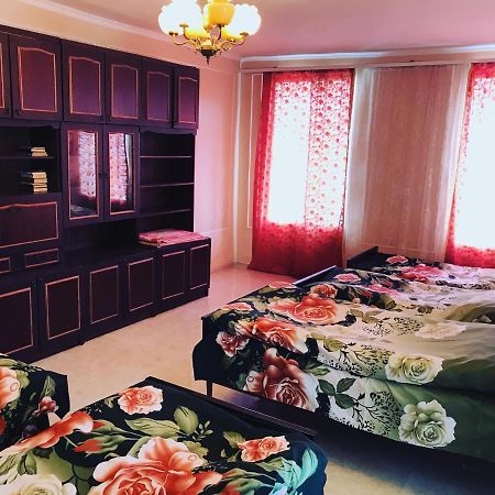 Hayq Guest House Goris Bagian luar foto