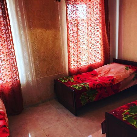 Hayq Guest House Goris Bagian luar foto