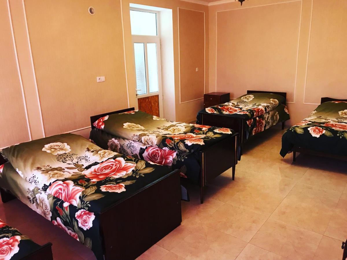 Hayq Guest House Goris Bagian luar foto